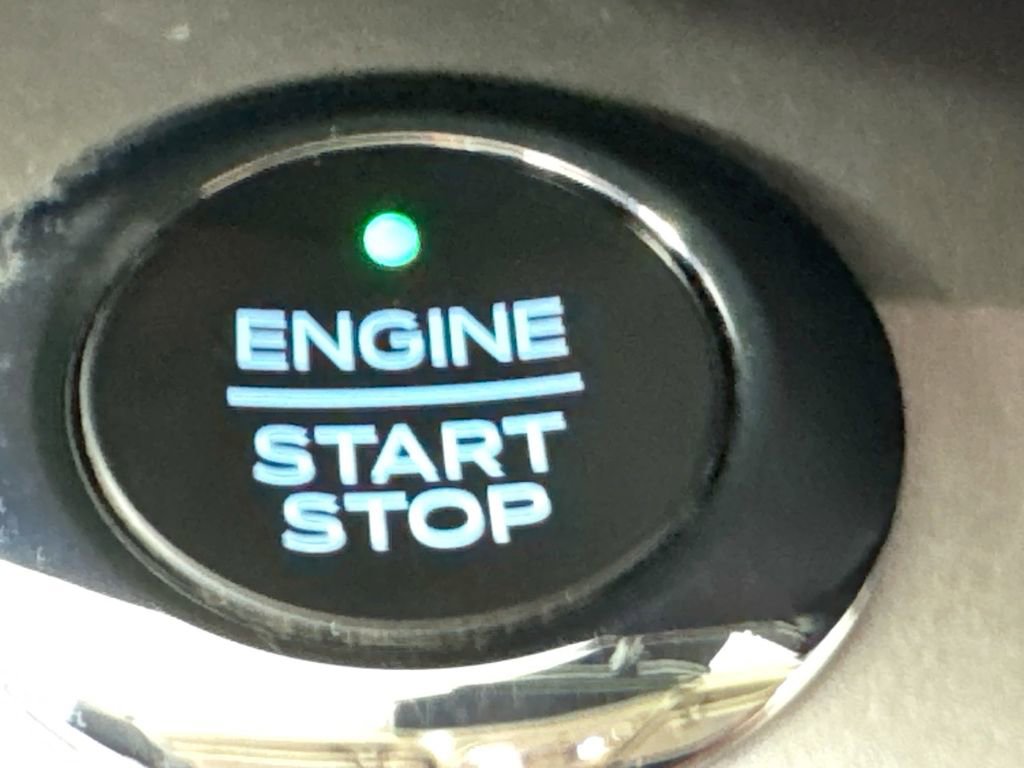 Used 2020 Ford Explorer XLT w/ Equipment Group 202A image 21