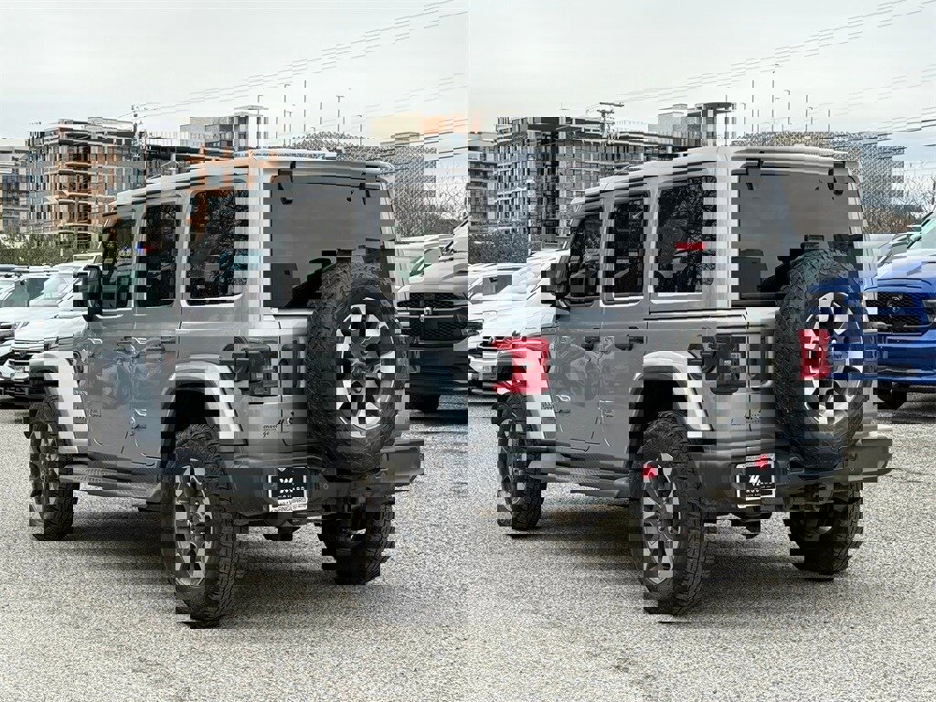 Used 2018 Jeep Wrangler Unlimited Sahara image 11