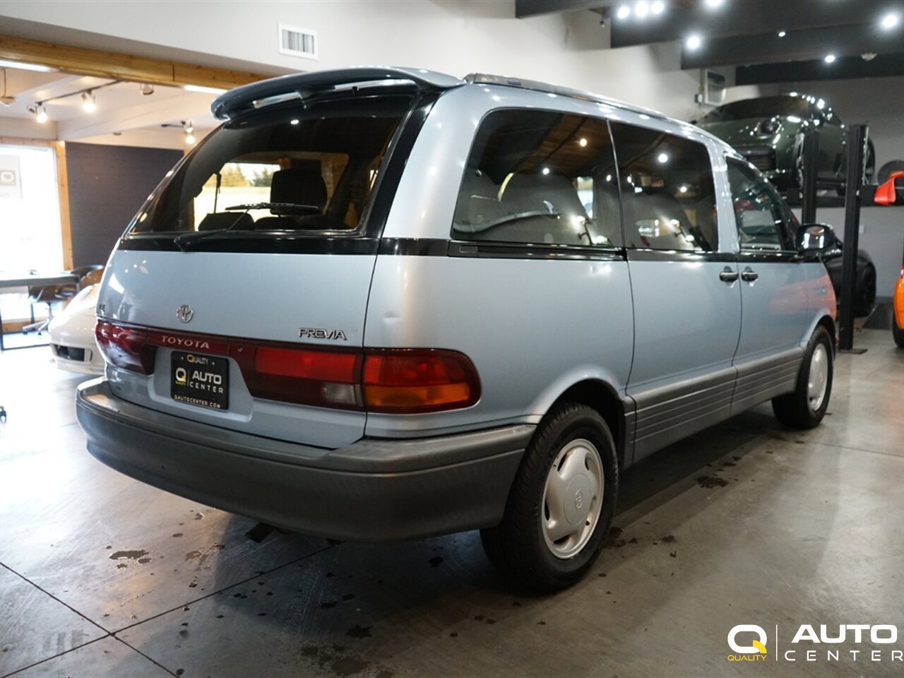 Used 1992 Toyota Previa LE RWD image 4