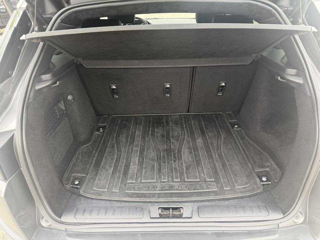 Used 2017 Land Rover Range Rover Evoque SE image 17