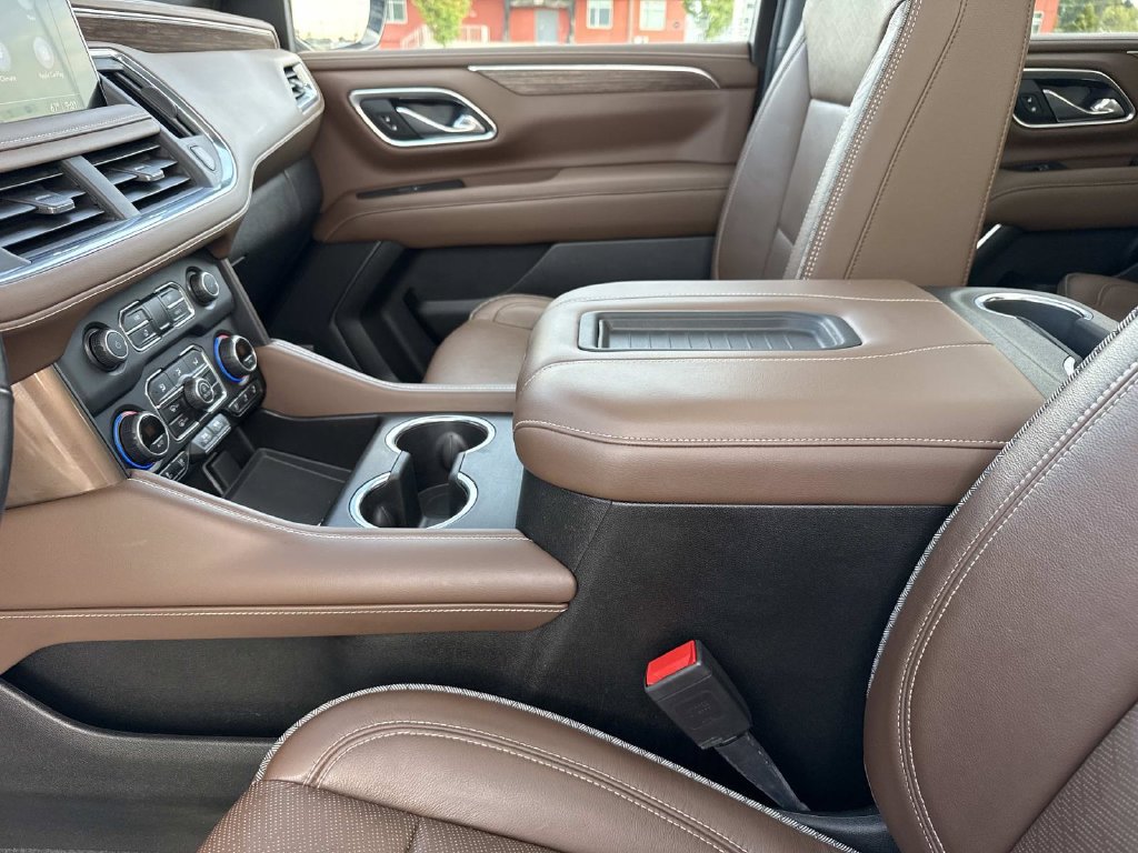 Used 2021 Chevrolet Tahoe High Country w/ Premium Package AWD/4WD image 15