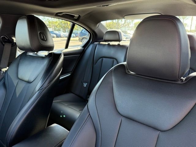 Used 2025 BMW 330i Sedan w/ Convenience Package image 21