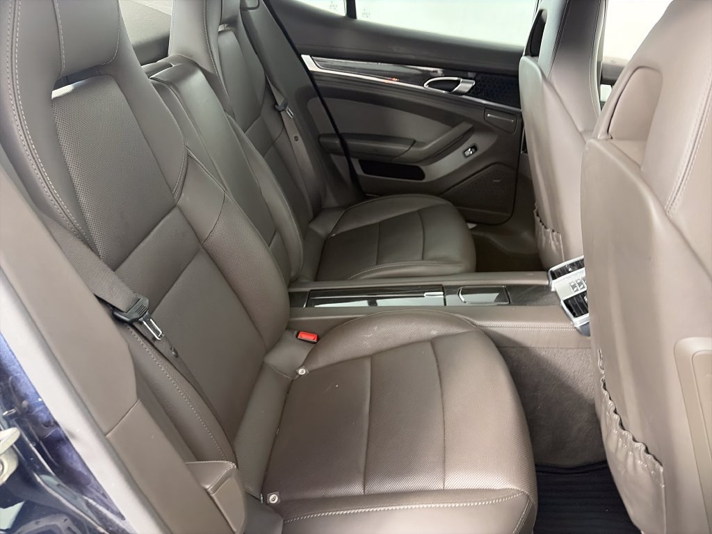 Used 2015 Porsche Panamera image 30