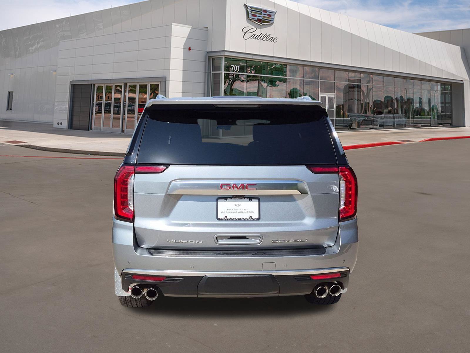 Used 2024 GMC Yukon Denali w/ Advanced Technology Package AWD/4WD image 5