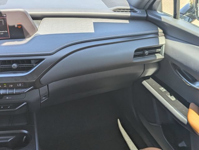 Used 2021 Lexus UX 200 w/ Premium Package FWD image 16