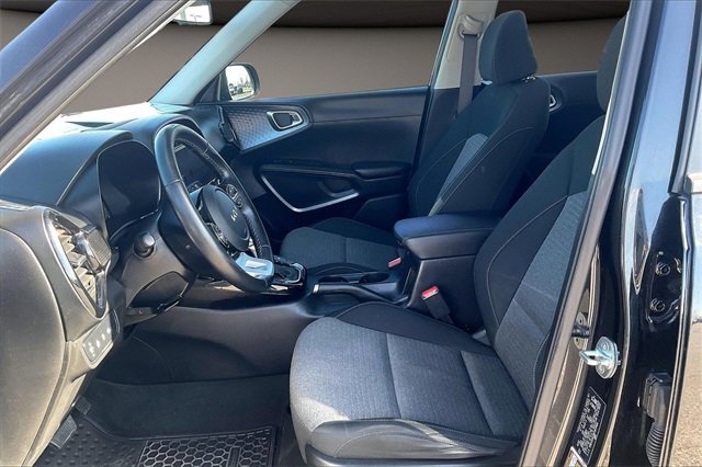 Used 2023 Kia Soul EX image 12