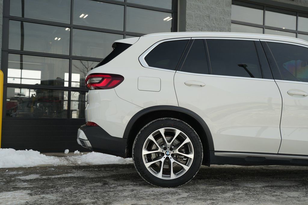 Used 2022 BMW X5 xDrive40i w/ Luxury Seating Package image 17