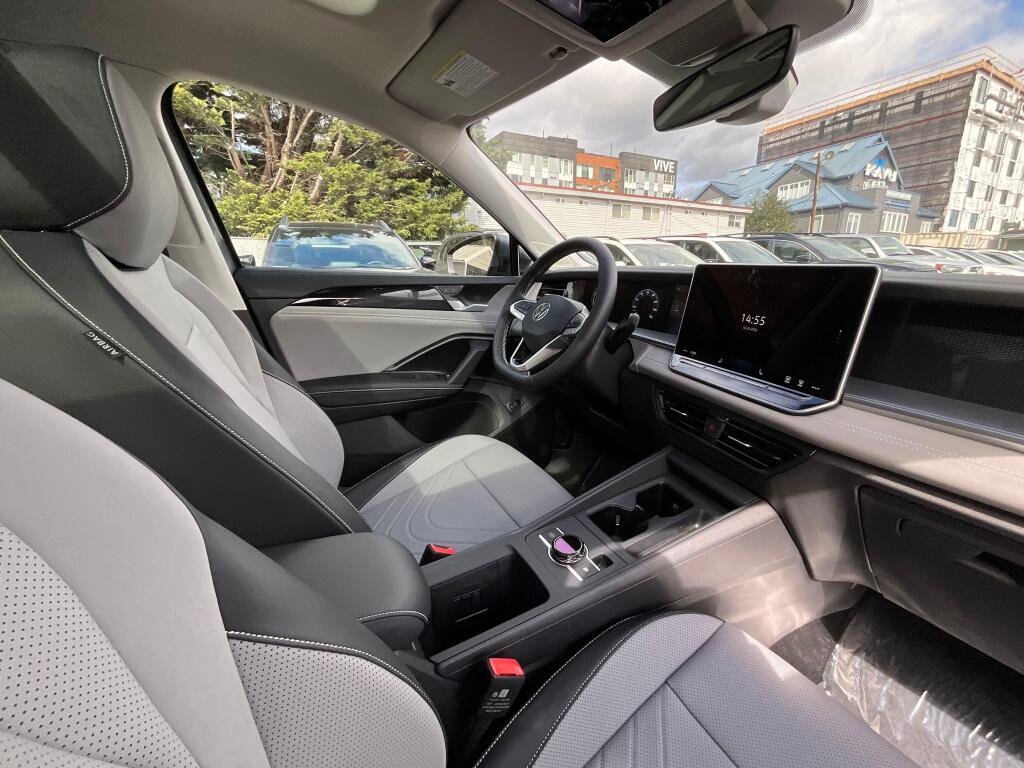 New 2026 Volkswagen Tiguan SE image 19