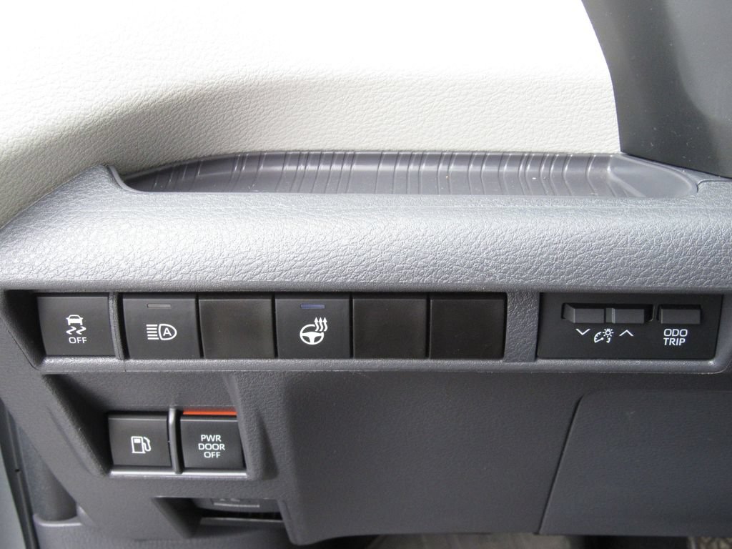 Used 2024 Toyota Sienna LE AWD/4WD image 35