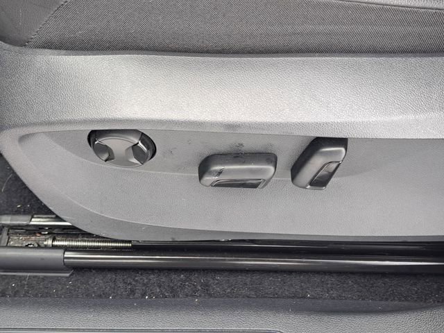 Used 2022 Volkswagen Tiguan SE image 7