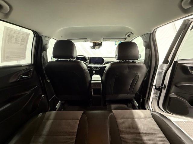 Used 2025 Chevrolet Trax LT FWD image 27