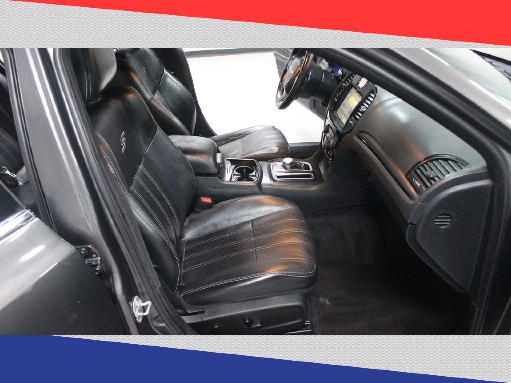 Used 2016 Chrysler 300 S image 27