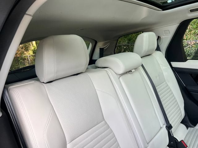 Used 2023 Land Rover Discovery Sport SE AWD/4WD image 34