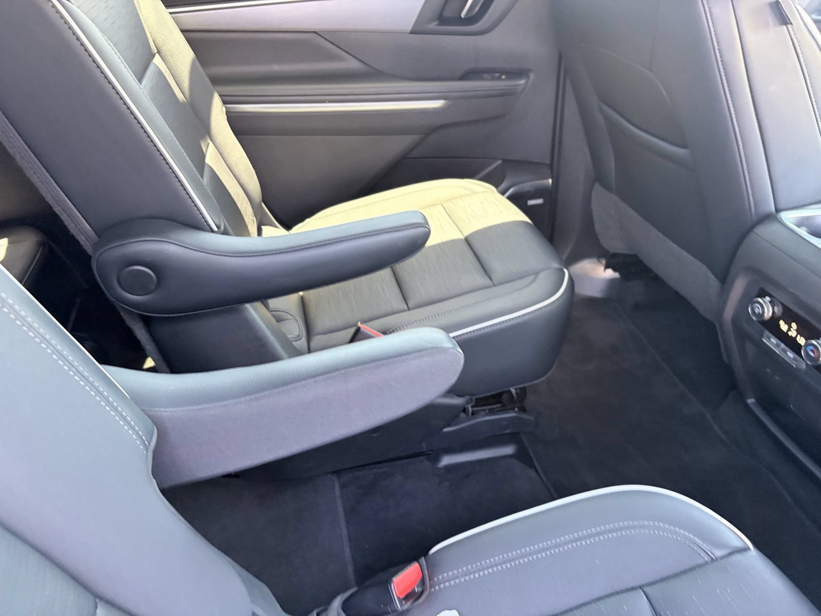 Used 2025 Buick Enclave Sport Touring FWD image 13