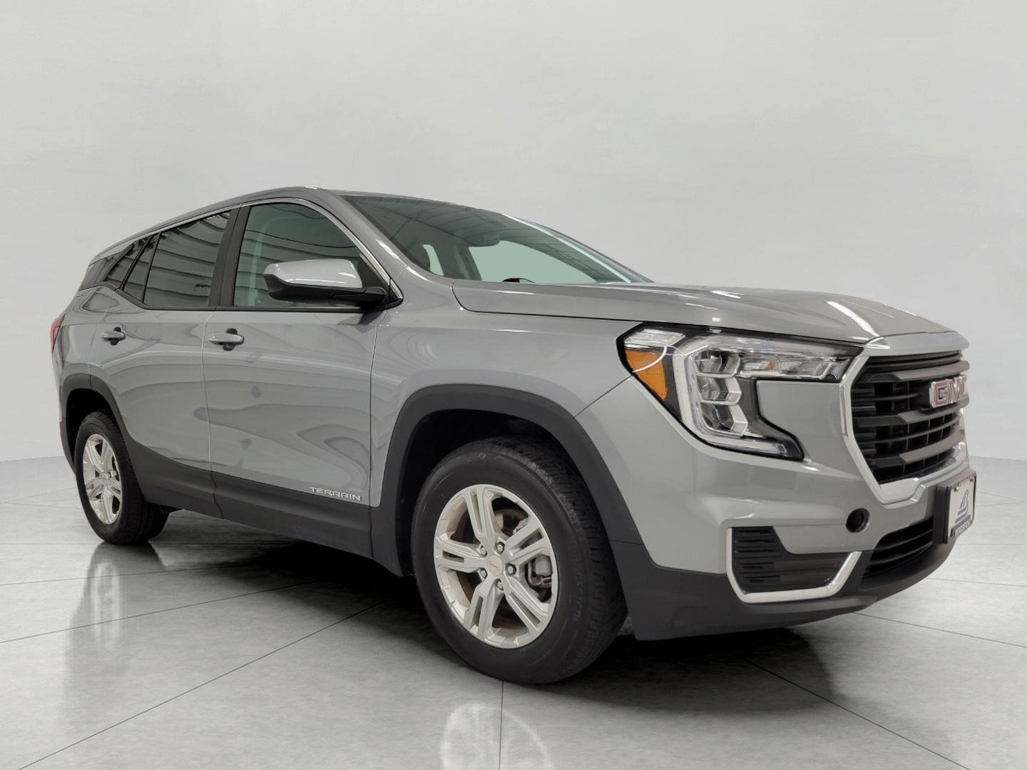 Used 2024 GMC Terrain SLE