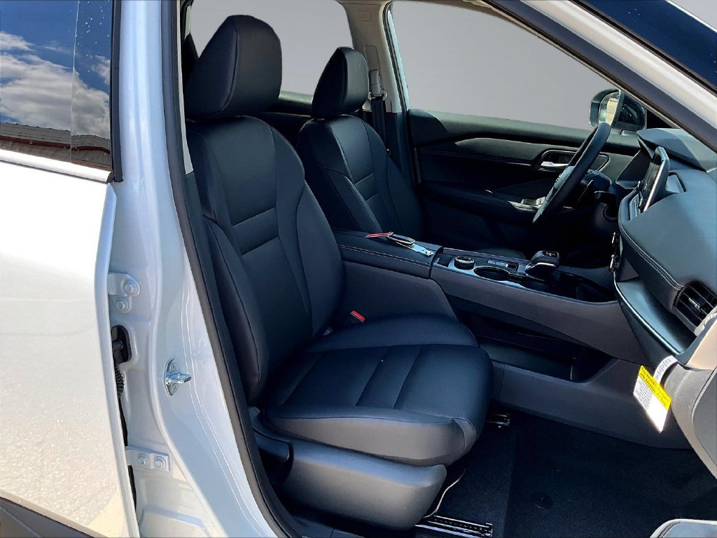 New 2026 Nissan Rogue Dark Armor AWD/4WD image 10