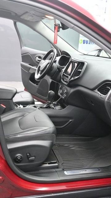 Used 2020 Jeep Cherokee Limited AWD/4WD image 10