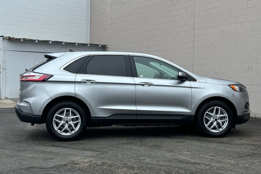 Certified 2023 Ford Edge SEL image 2