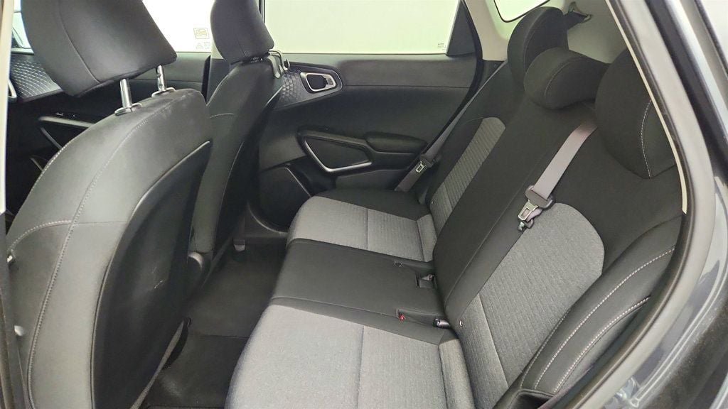 Used 2020 Kia Soul S FWD image 20