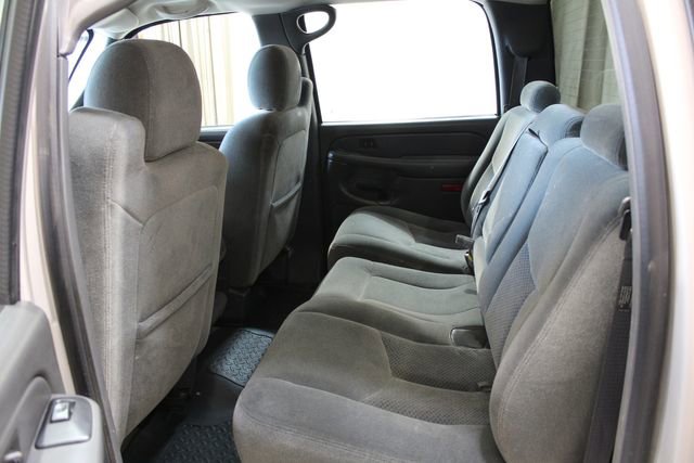 Used 2004 Chevrolet Silverado 2500 LS w/ Heavy-Duty Power Package image 25