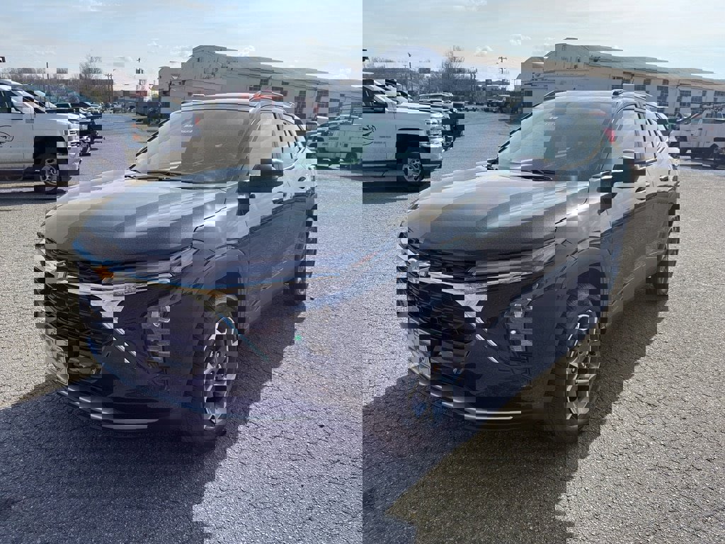 New 2026 Chevrolet Trax LT w/ Driver Confidence Package image 2