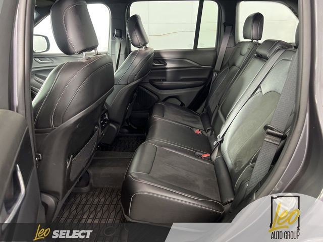 Used 2024 Jeep Grand Cherokee Altitude AWD/4WD image 12