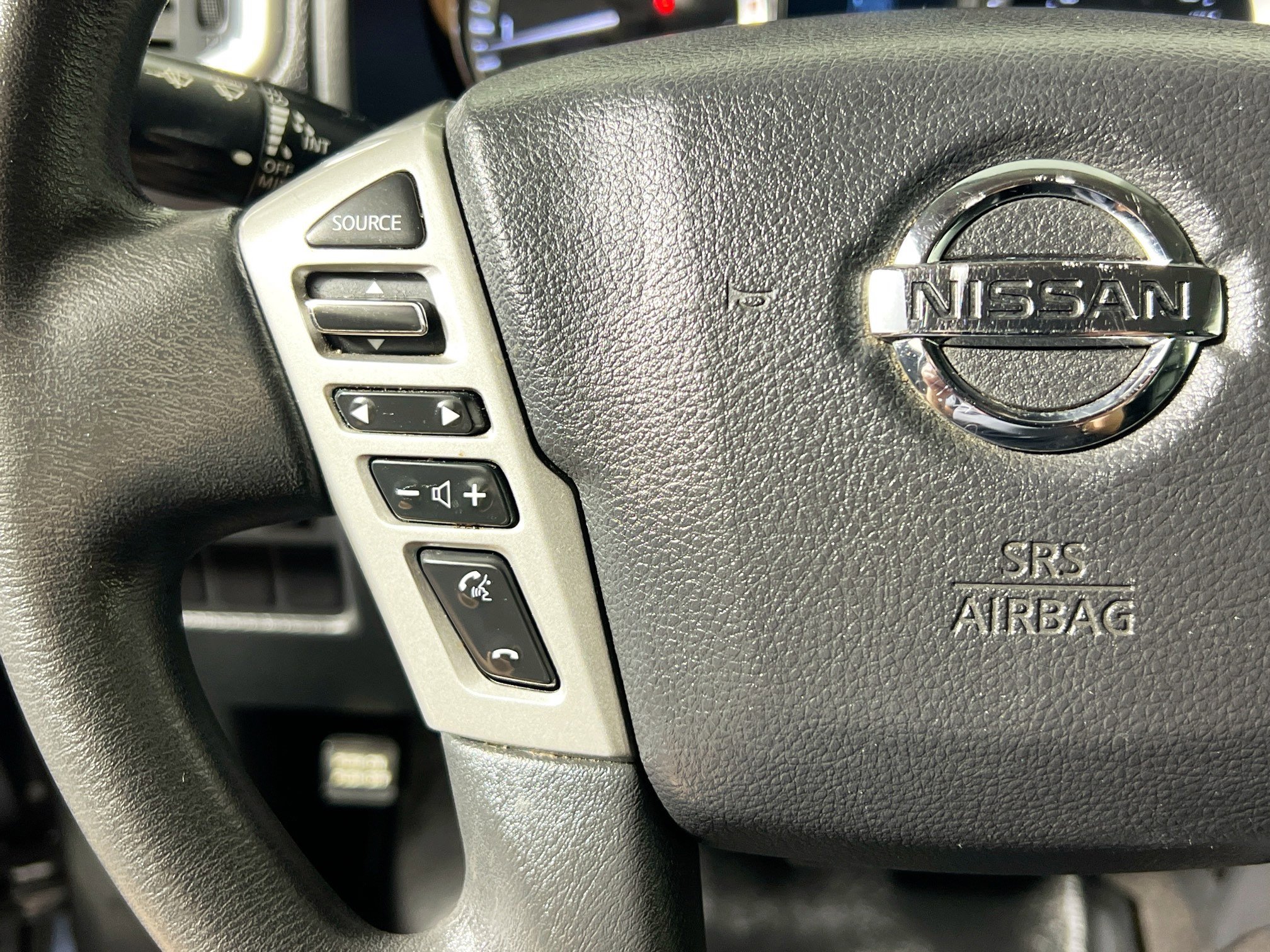 Used 2017 Nissan Titan SV RWD image 18