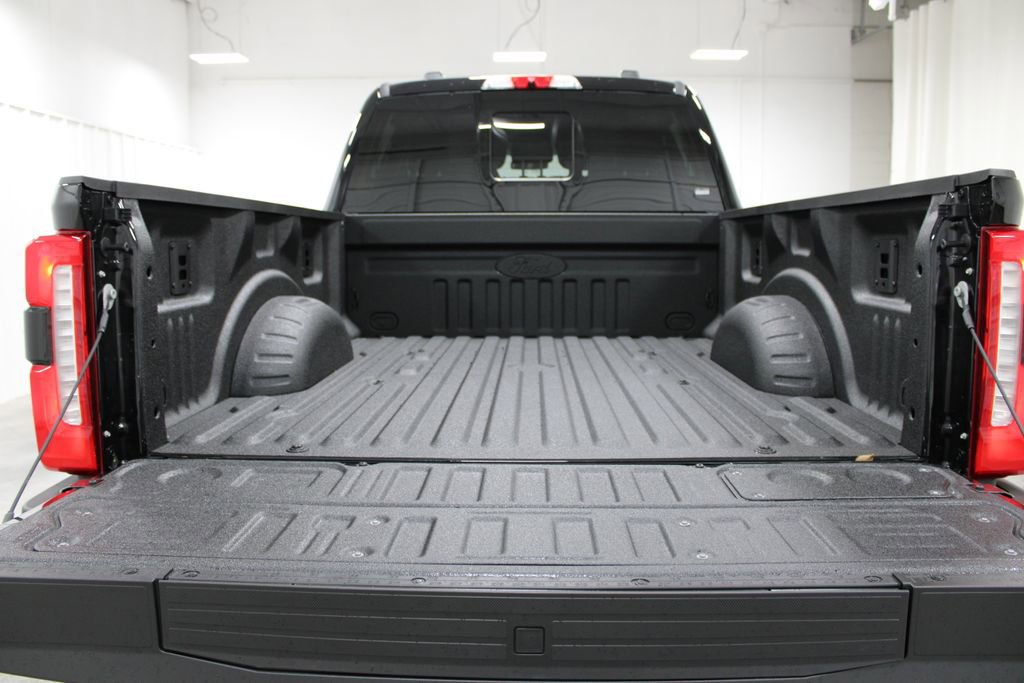 New 2026 Ford F250 Lariat w/ Black Appearance Package image 33