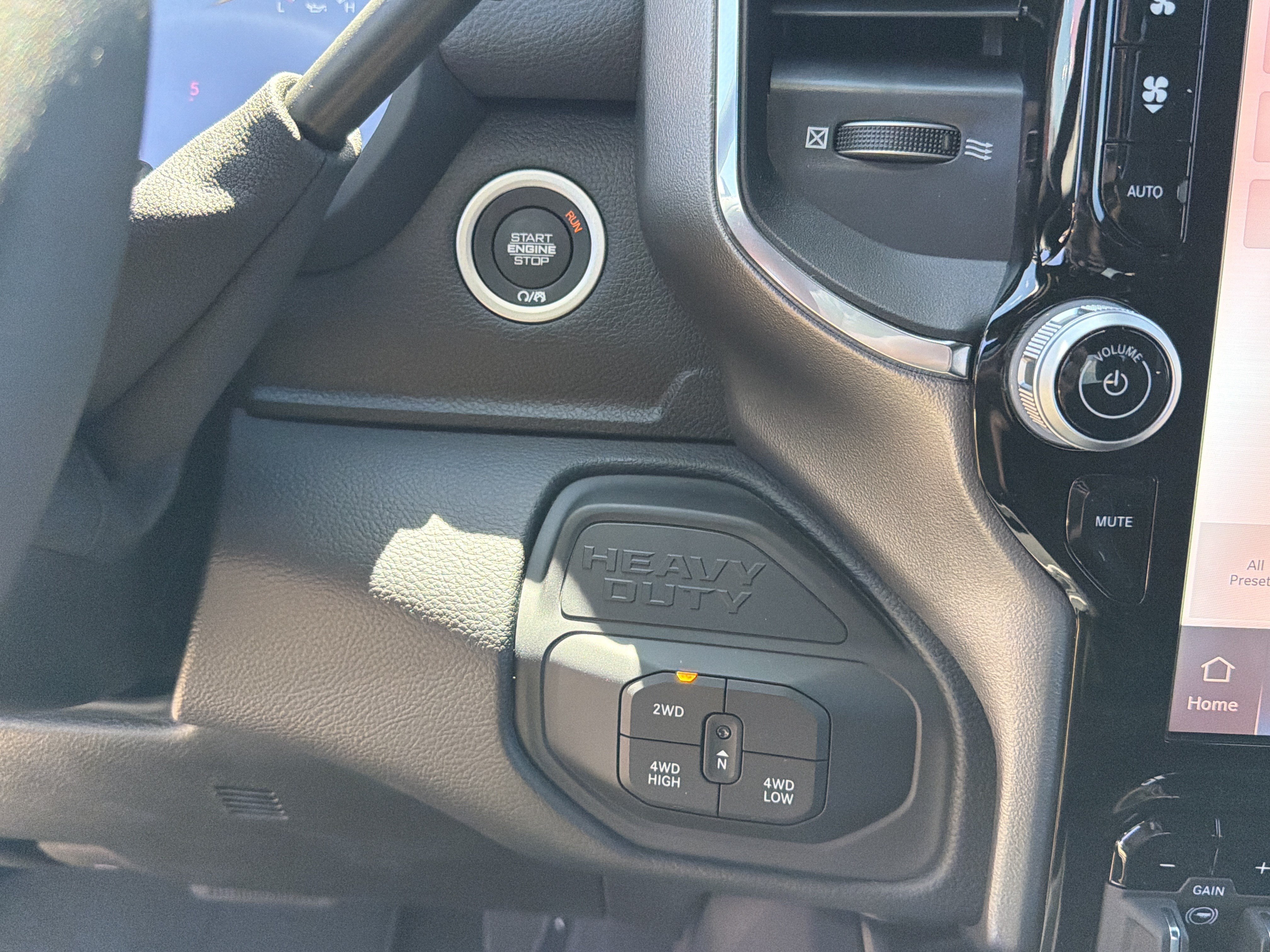 New 2026 RAM 2500 Laramie w/ Night Edition AWD/4WD image 20