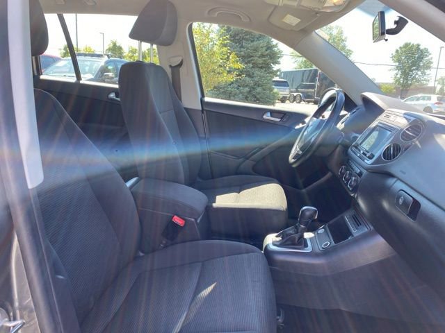 Used 2018 Volkswagen Tiguan Limited w/ Premium Package AWD/4WD image 28