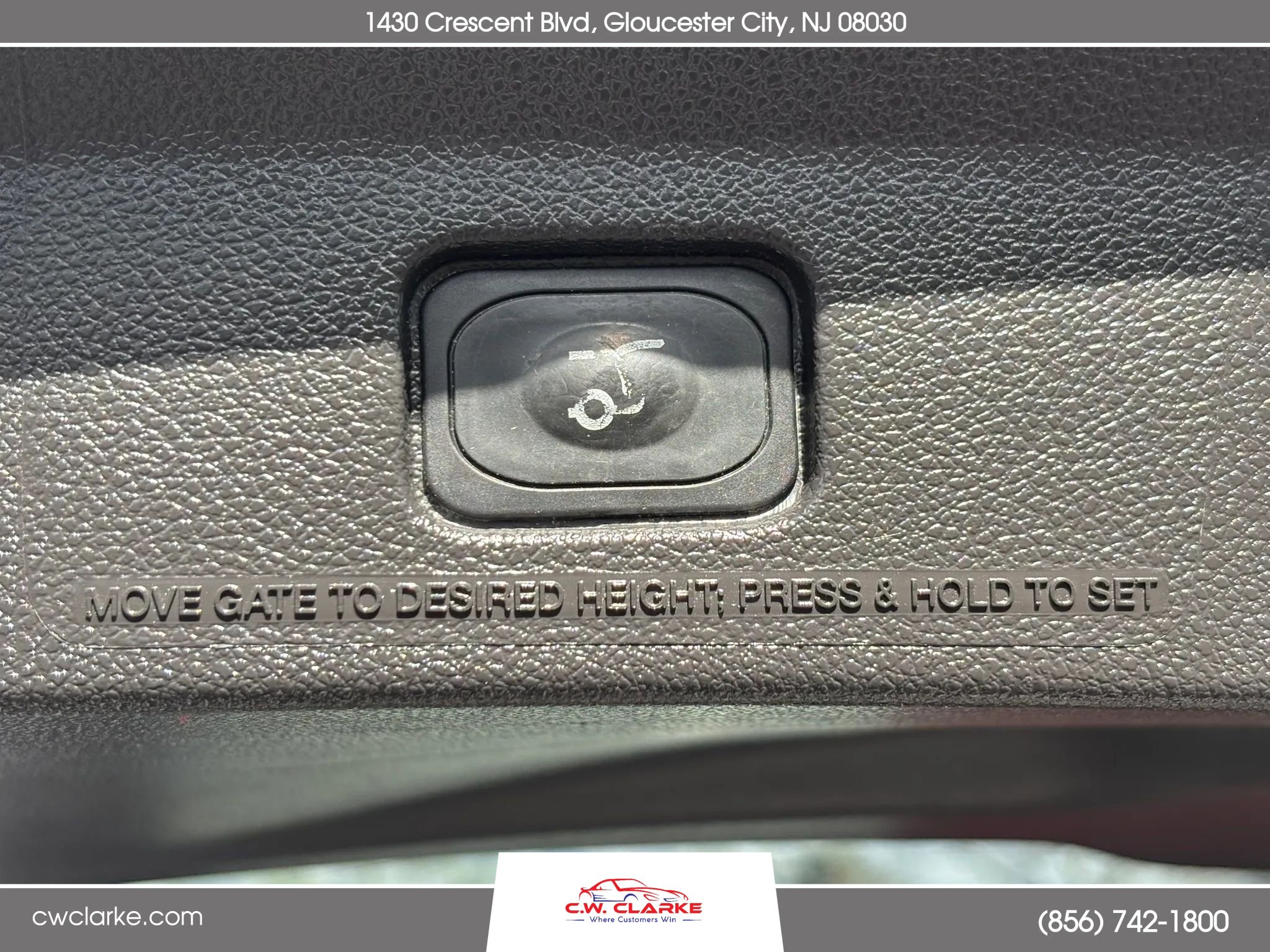 Used 2015 Ford Explorer XLT w/ Equipment Group 202A image 23