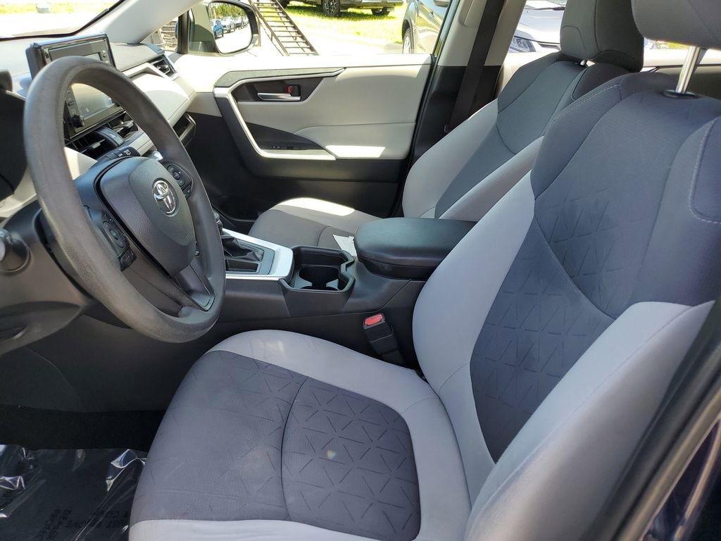 Used 2019 Toyota RAV4 XLE FWD image 16