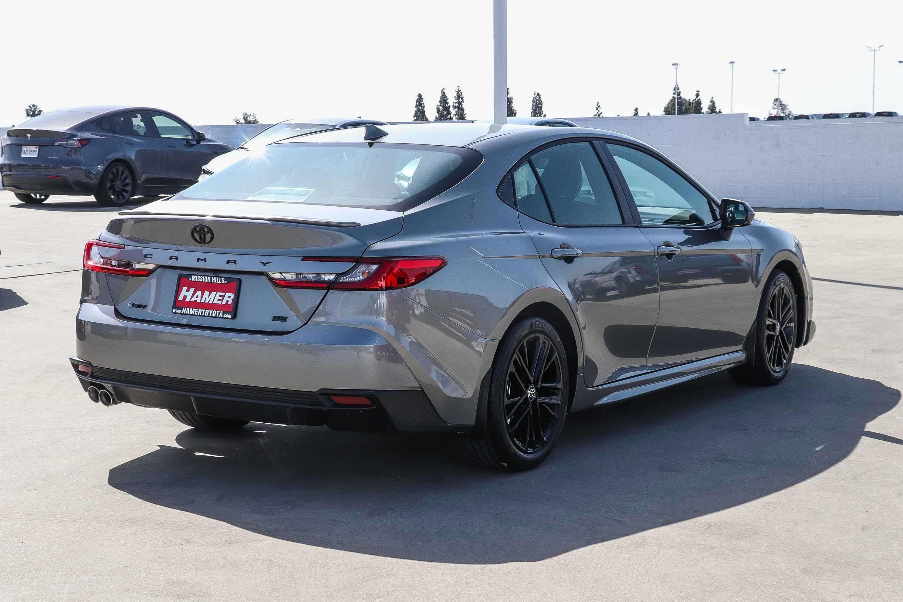 Used 2026 Toyota Camry SE w/ Convenience Package FWD image 7