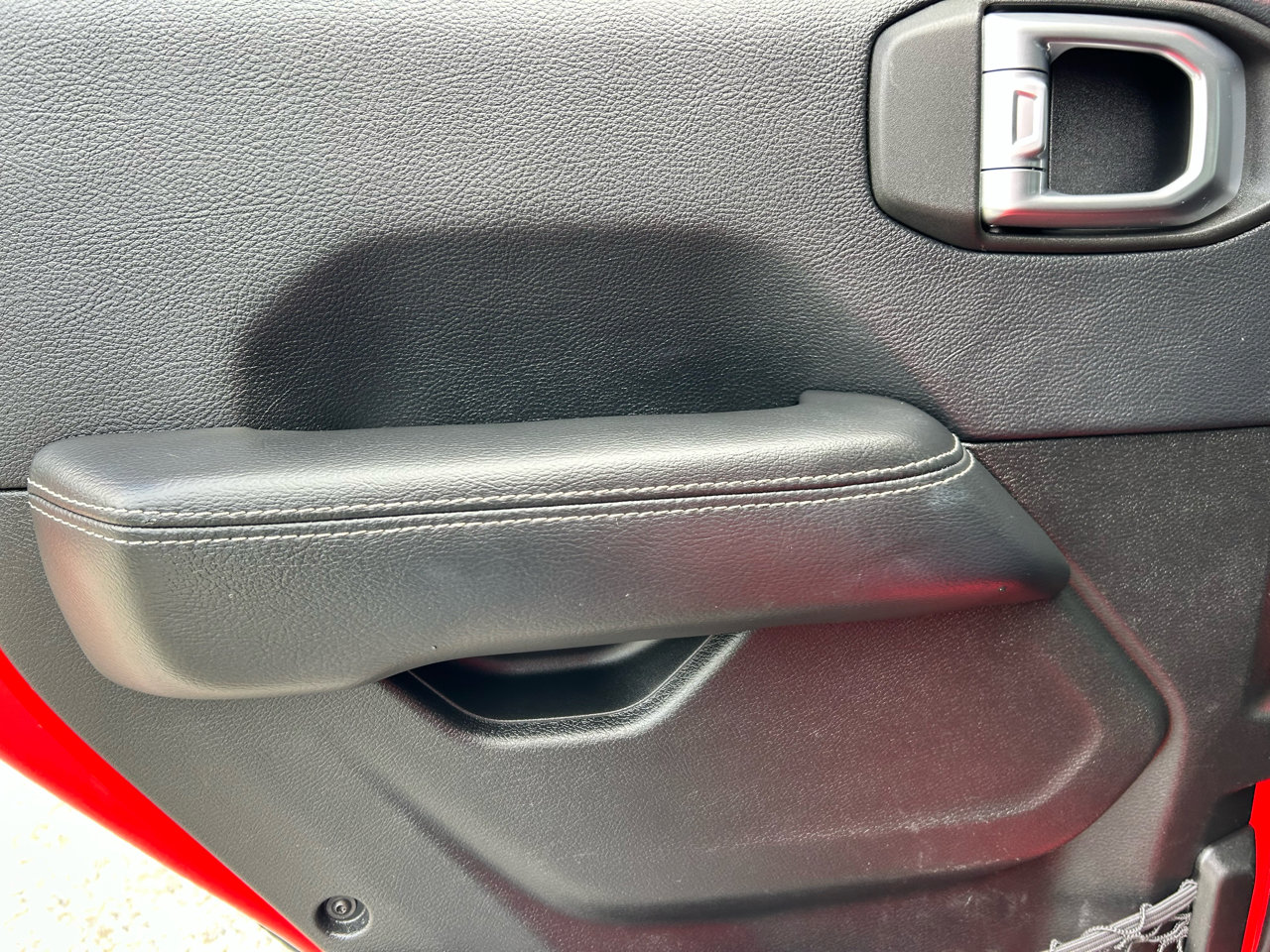 Used 2018 Jeep Wrangler Unlimited Sahara AWD/4WD image 15