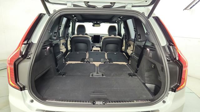 Used 2026 Volvo XC90 B6 Plus w/ Protection Package Premier AWD/4WD image 44