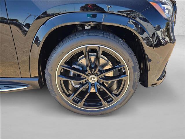 New 2026 Mercedes-Benz GLS 580 4MATIC image 14
