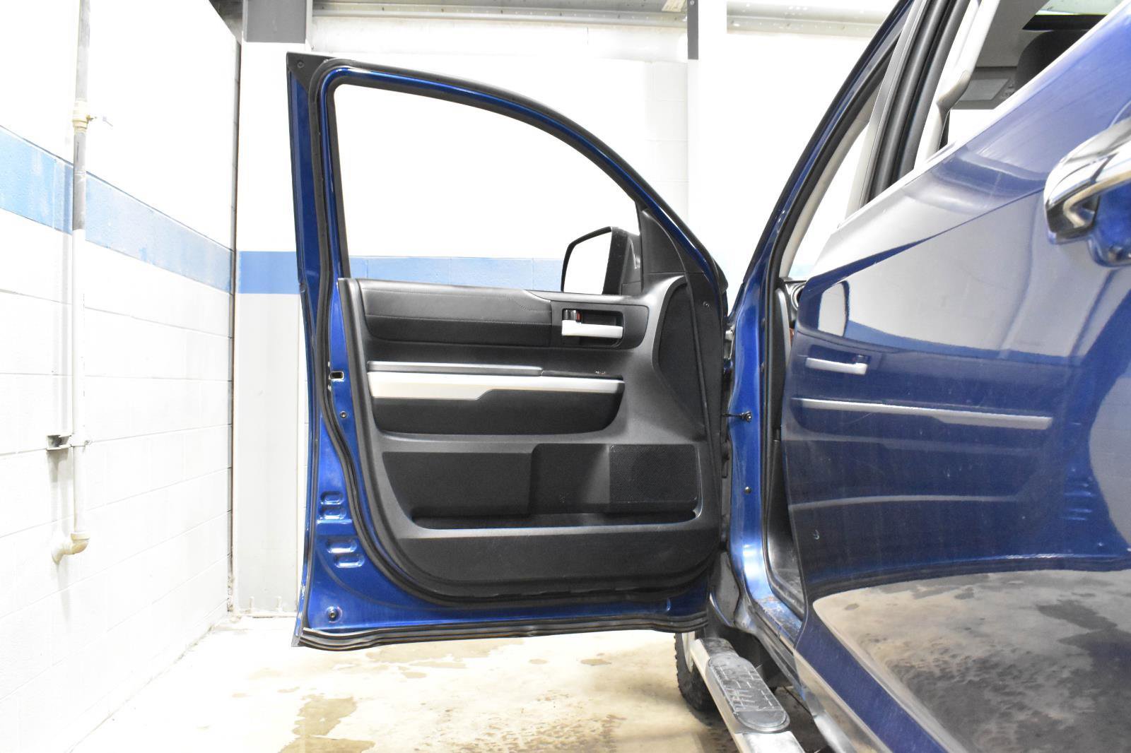 Used 2015 Toyota Tundra Limited image 11