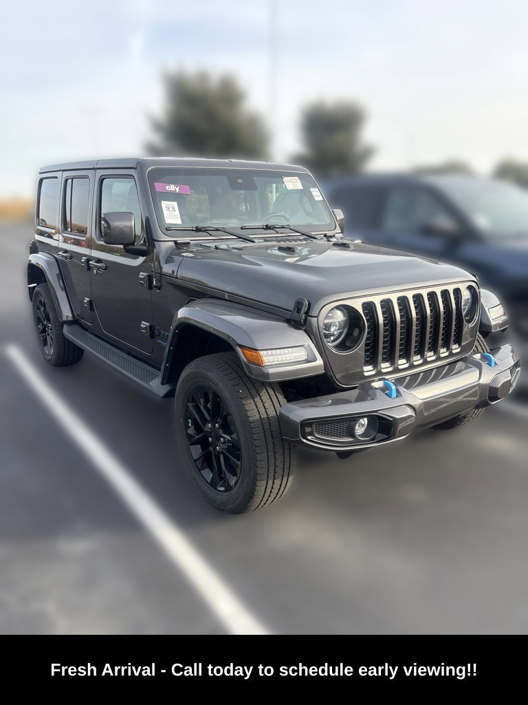 Used 2021 Jeep Wrangler Unlimited Sahara AWD/4WD image 2