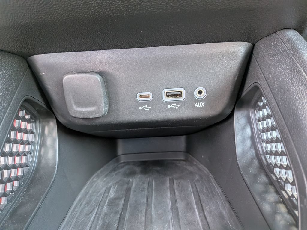 Used 2023 Chevrolet TrailBlazer RS w/ Sun and Liftgate Package AWD/4WD image 18