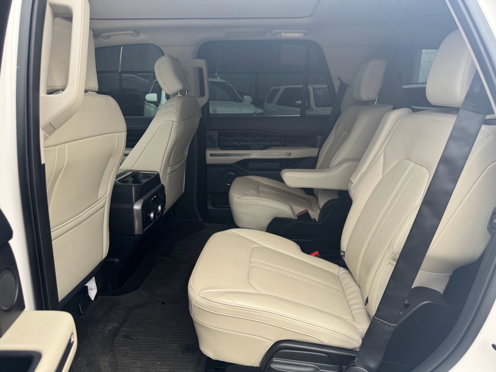 Used 2018 Ford Expedition Platinum image 13