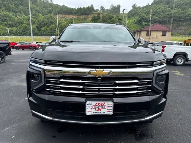 Used 2025 Chevrolet Suburban Premier AWD/4WD image 2