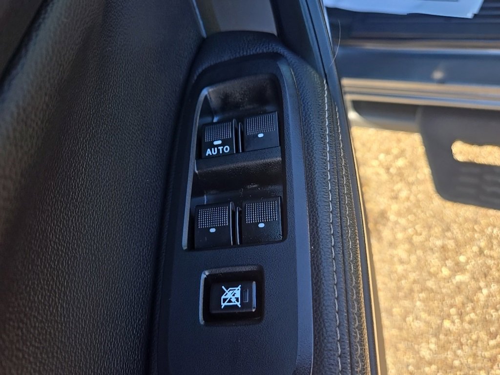 Used 2023 Ford Ranger Lariat w/ Tremor Off-Road Package image 12