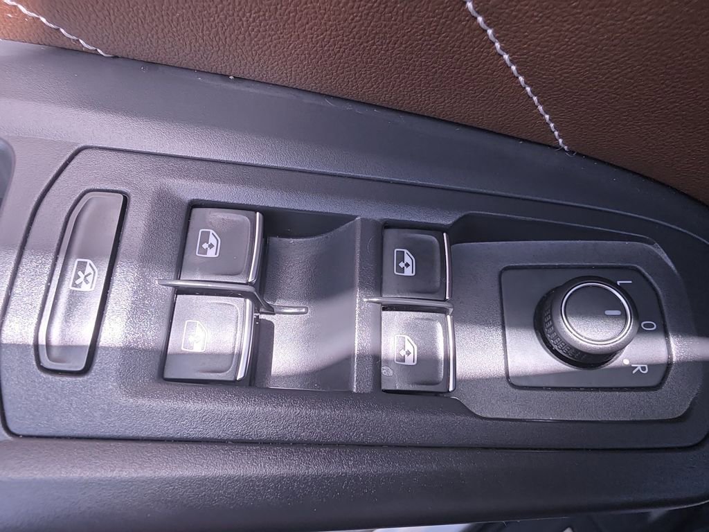 Used 2021 Volkswagen Atlas SEL image 34