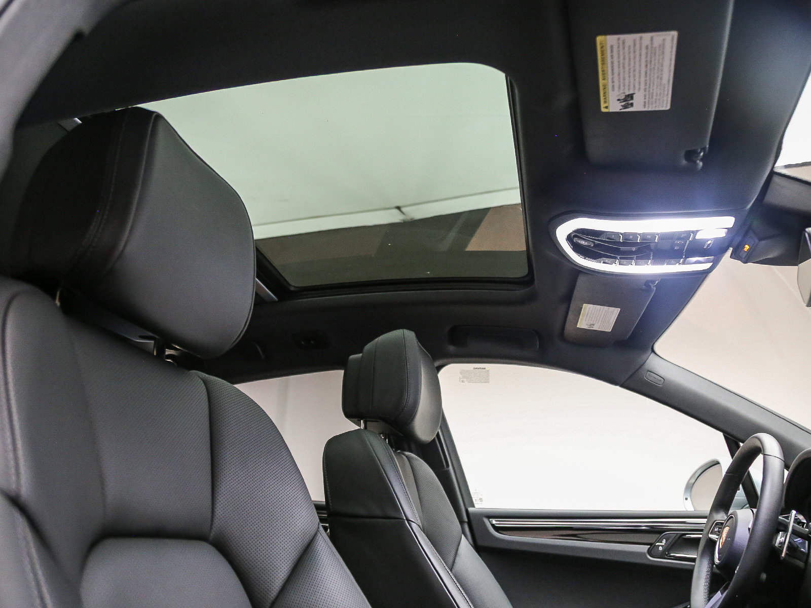 Certified 2026 Porsche Macan AWD/4WD image 20