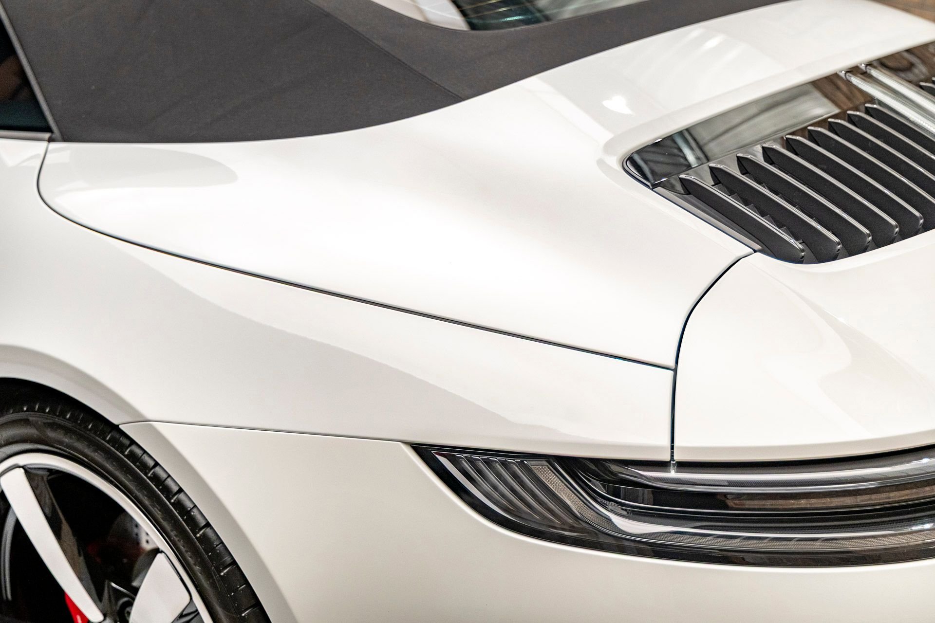 Used 2024 Porsche 911 Cabriolet image 18