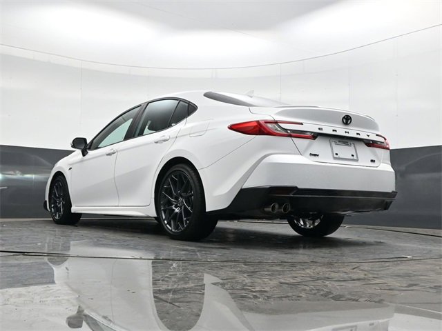 Used 2025 Toyota Camry SE w/ Convenience Package image 32