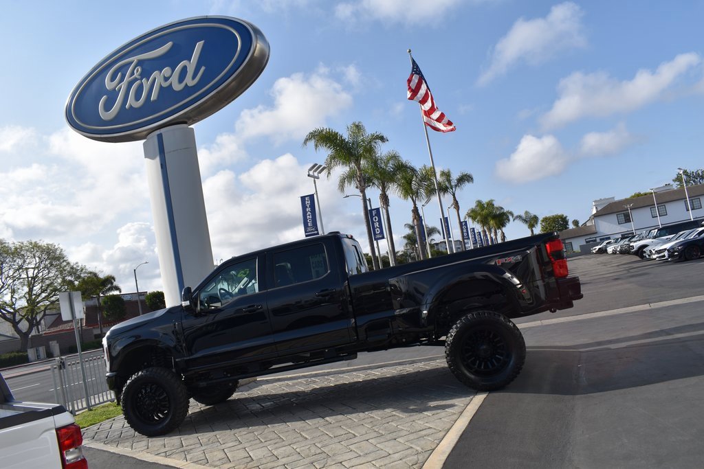 Used 2025 Ford F350 Lariat w/ FX4 Off-Road Package image 29