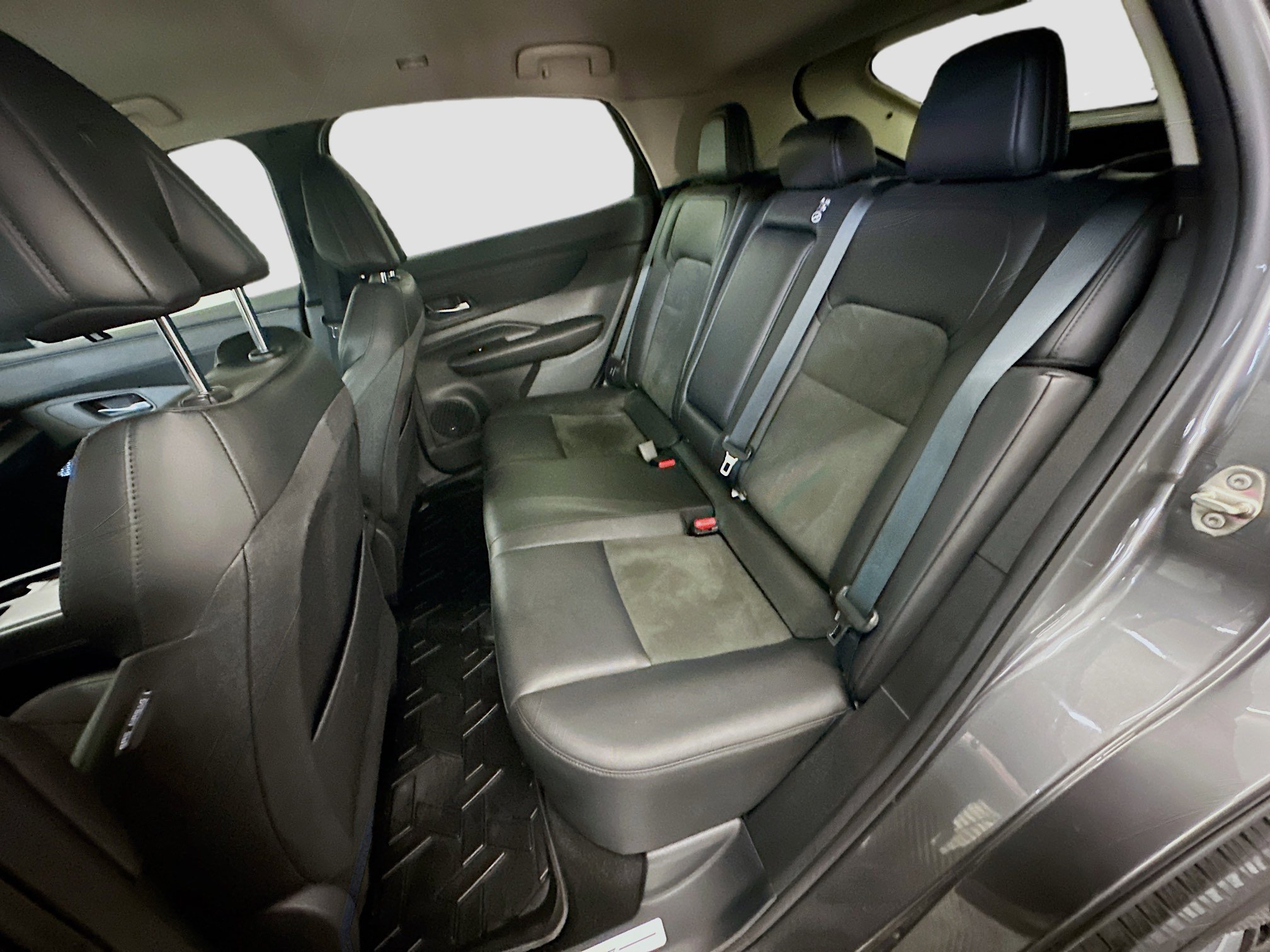 Used 2023 Nissan Ariya AWD image 29