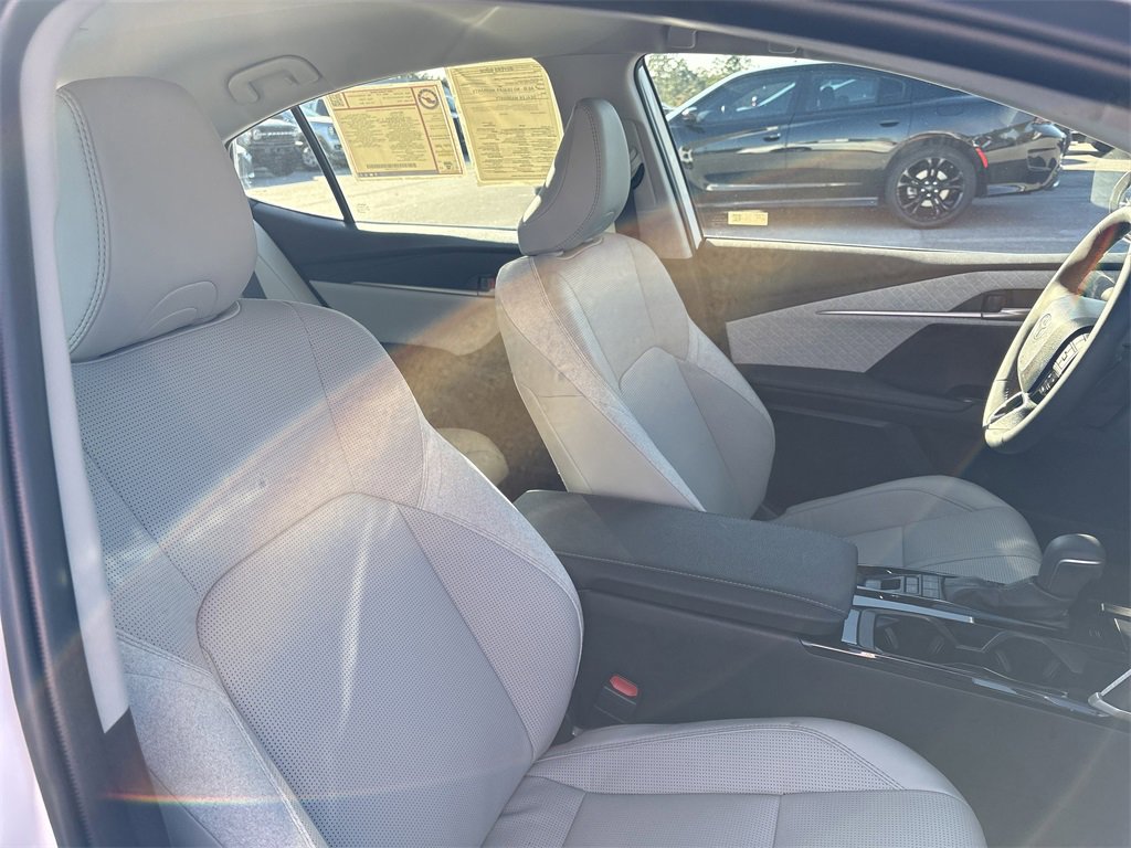 Used 2025 Toyota Camry XLE image 25