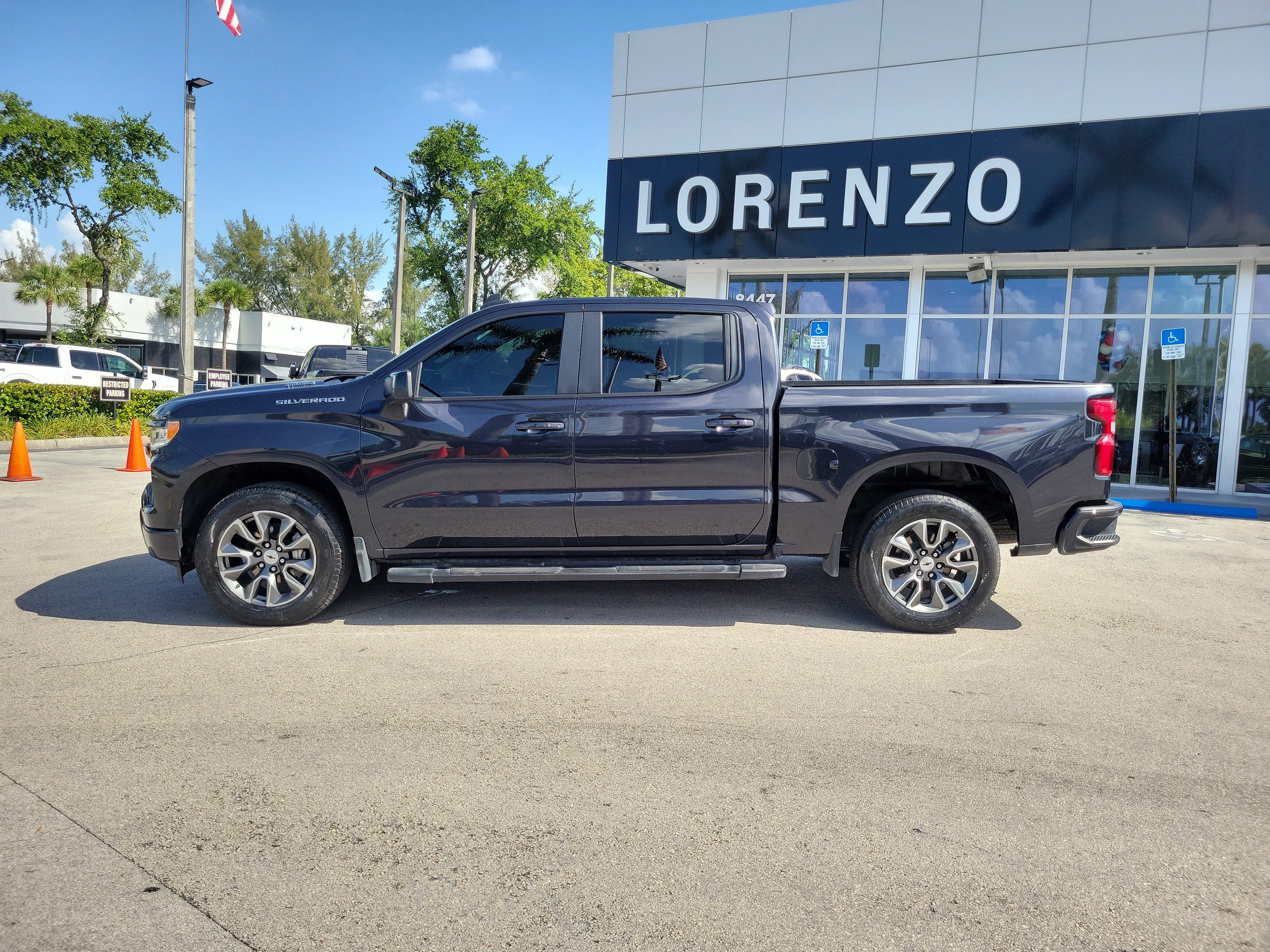 Used 2024 Chevrolet Silverado 1500 RST RWD image 8
